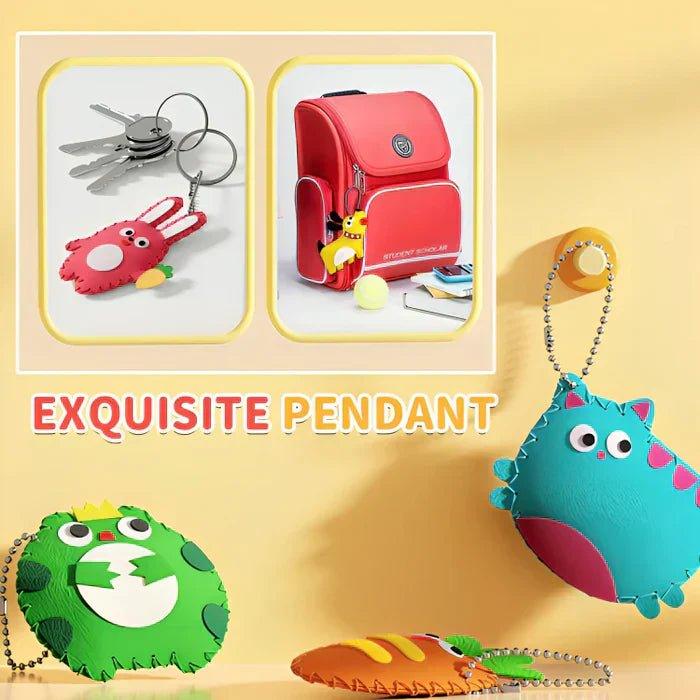 Enfant s'amuse avec un jeu de laçage pour motricité fine, concentration et créativité. Activité sans écran.