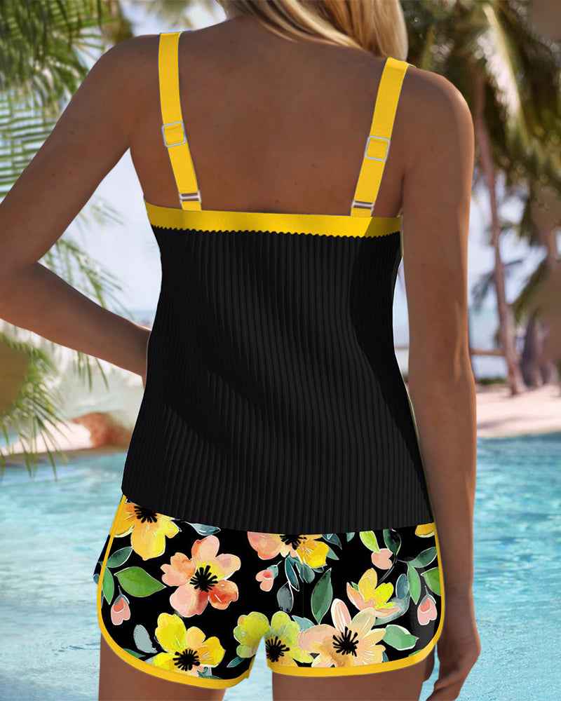 Maillot de bain tankini stylé pour femme, parfait pour les vacances à la plage.