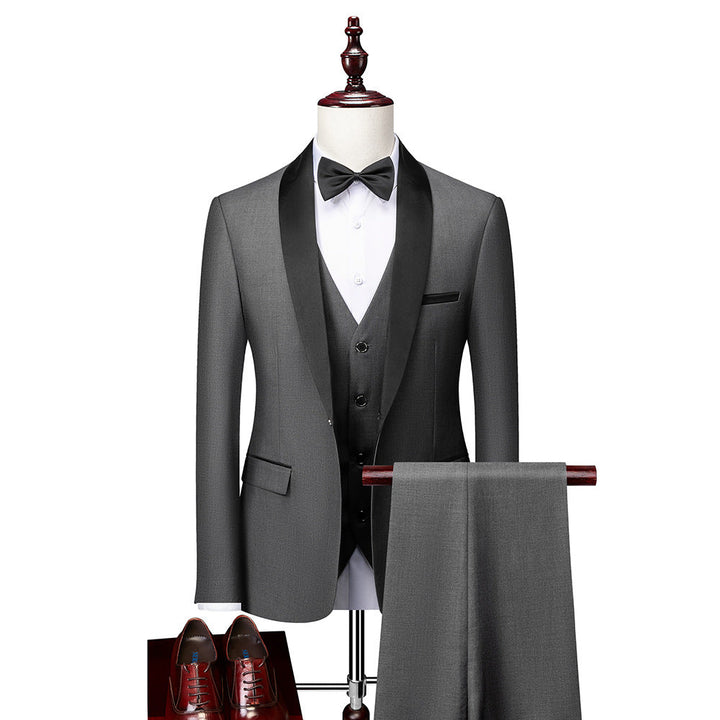Ensemble costume 3 pièces slim fit noir pour homme, coupe moderne, idéal pour événements spéciaux et mode masculine.