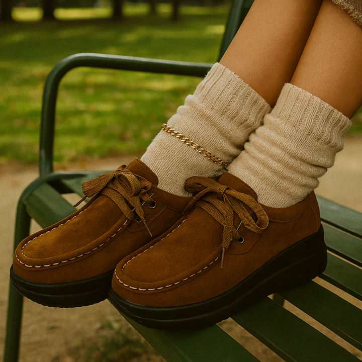 Bottes hiver femme antidérapantes, offrant chaleur et stabilité avec une semelle anatomique.