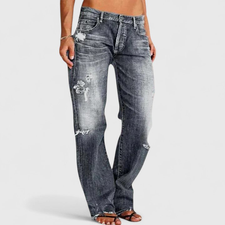 Jeans Selah femme large, coupe fluide et confortable en denim. Idéal pour un style décontracté et moderne.