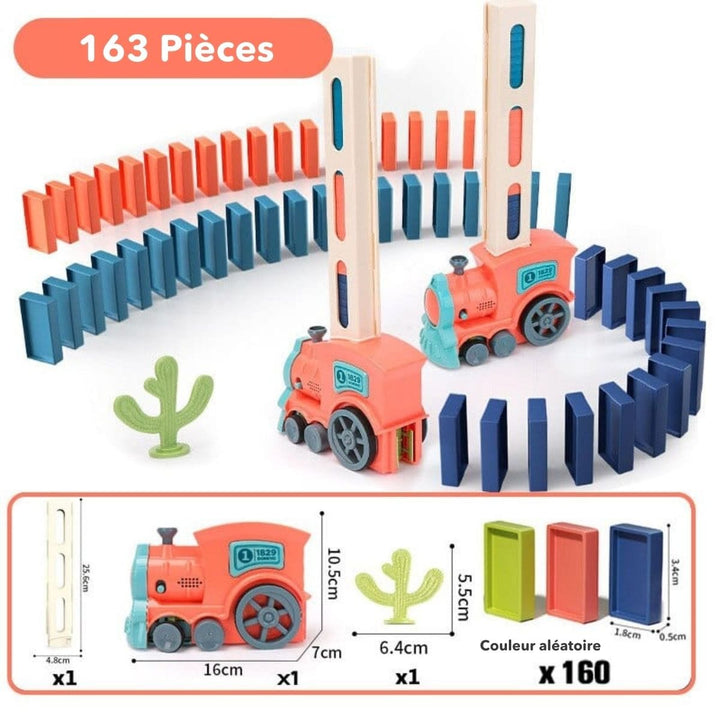 Dominos colorés posés par un train automatique, un jouet d'amusement et de construction pour tout enfant.