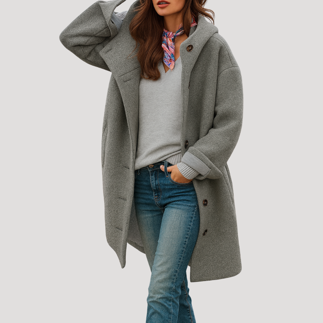 Manteau femme à capuche et boutons, élégant et polyvalent. Idéal pour un look chic ou décontracté en saison froide.