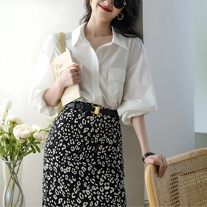 Accessoire de mode ceinture en cuir pour femme, design Cuve chic avec détails dorés. Idéale pour le quotidien.