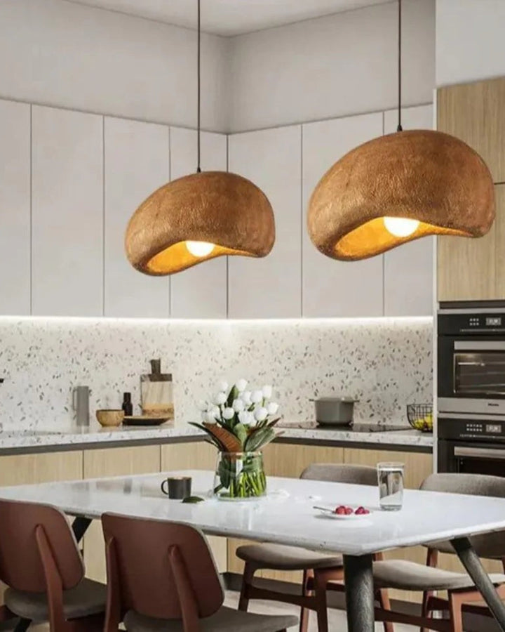 Suspension luminaire organique et moderne, sublime votre intérieur avec son design unique.