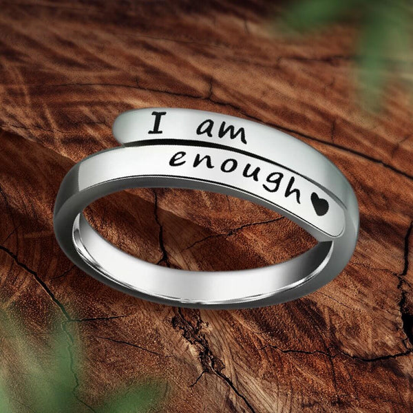 Bague argent 925 ajustable "Je Suis Assez", un rappel quotidien de la valeur personnelle pour les femmes.