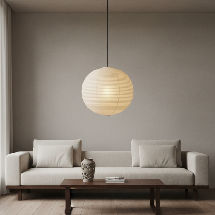 Lampe suspendue Akari ronde. Design japonais minimaliste, lumière douce pour salon ou chambre.