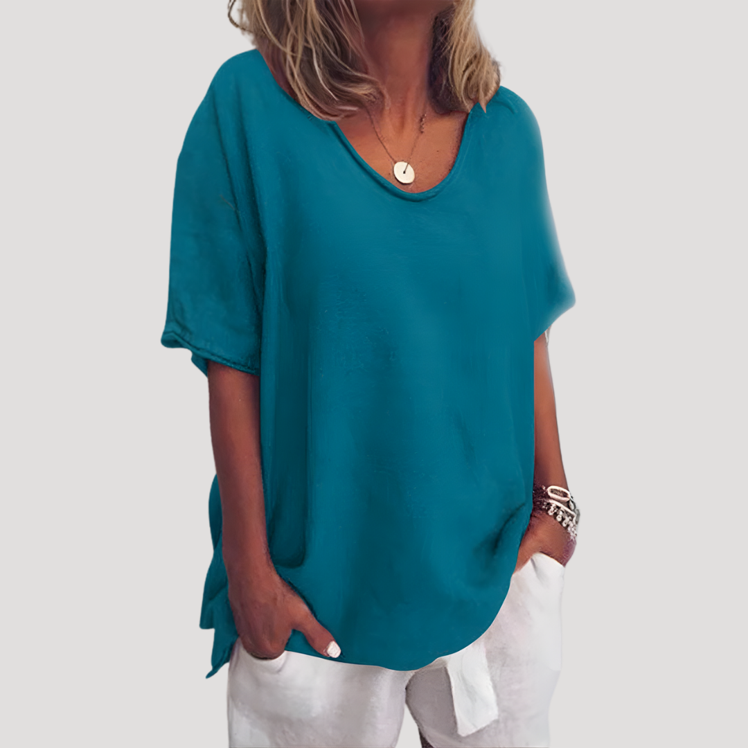 T-shirt femme ample, vêtement casual et essentiel pour un confort optimal et un style décontracté.