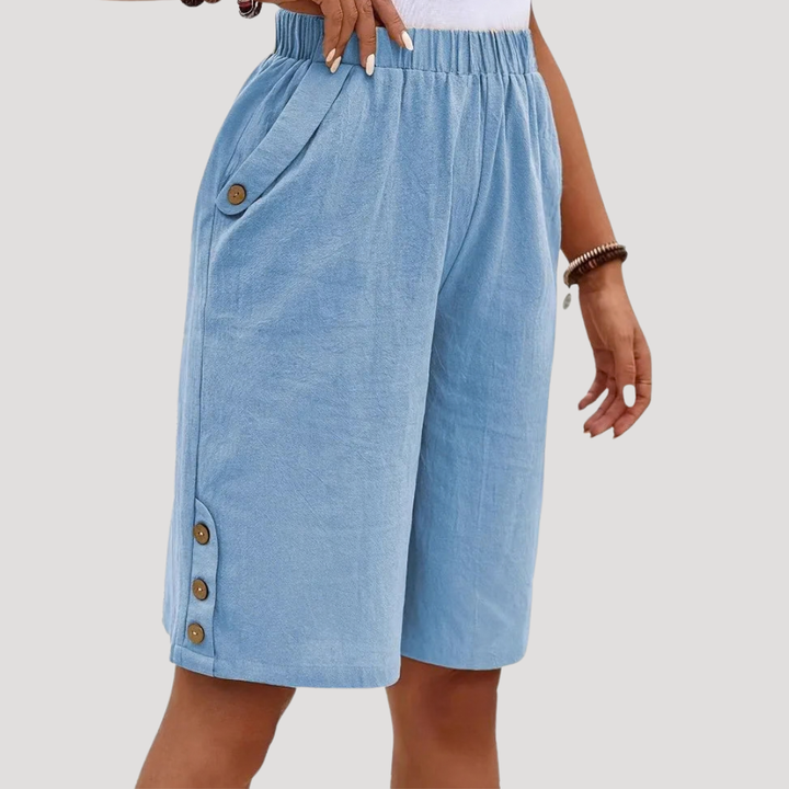 Short bermuda femme très confortable avec taille élastique. Un essentiel mode été, facile à porter et stylé.