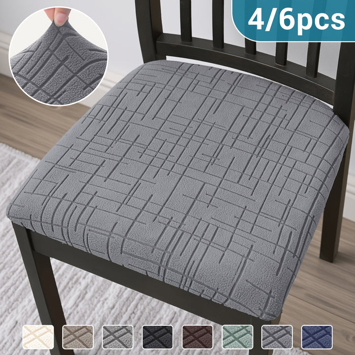 Housse extensible beige pour chaise de salle à manger, style moderne, rénove votre décoration intérieure.