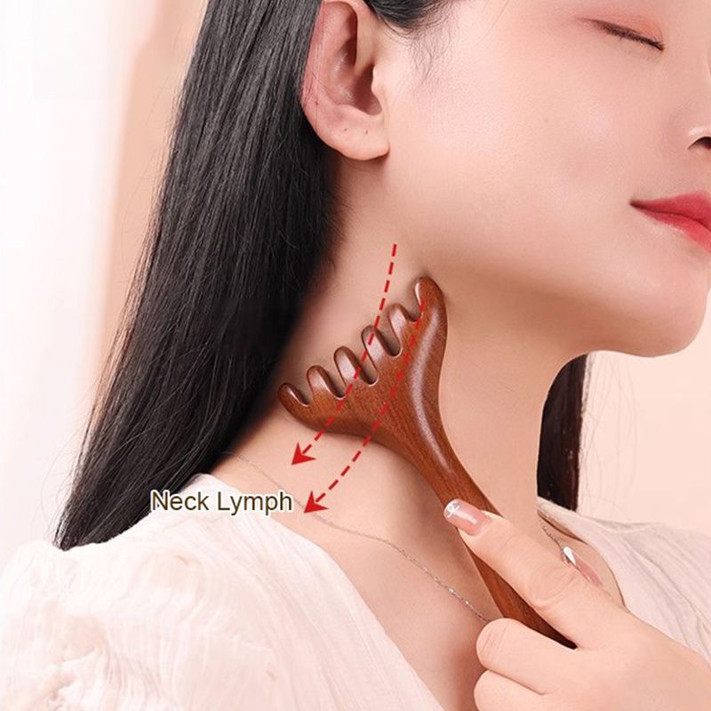 Détente anti-stress avec ce peigne de massage marron pour corps et cuir chevelu.