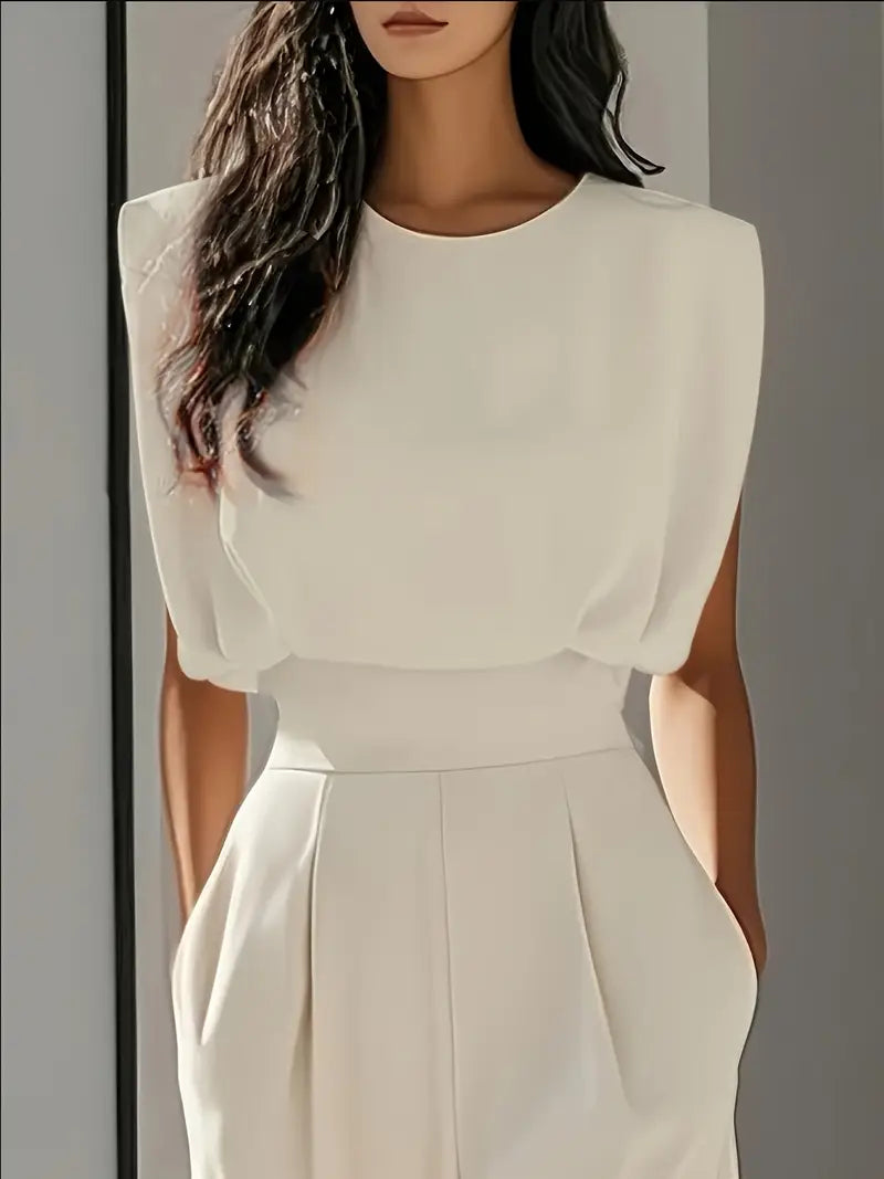 Jumpsuit femme chic et confortable, coupe taille haute, jambes droites. Idéale tenue décontractée ou soirée.