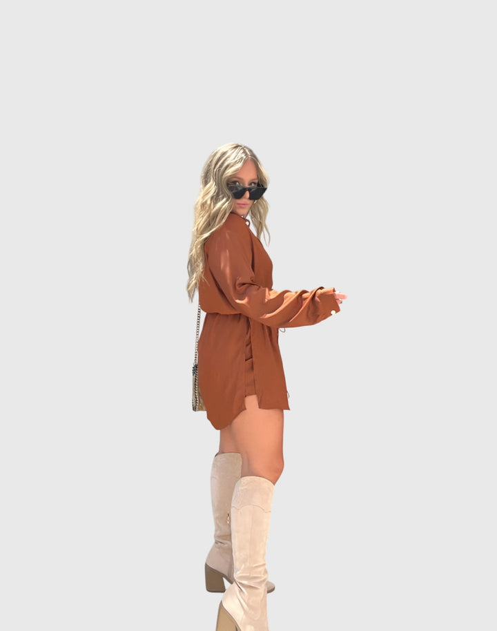 Combinaison-short femme, mélange parfait entre élégance d'une robe et confort décontracté d'été.
