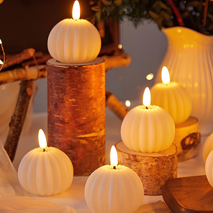 Éclairage d'ambiance cosy avec bougies LED sans flamme, idéal pour des soirées détendues et sécurisées à la maison.