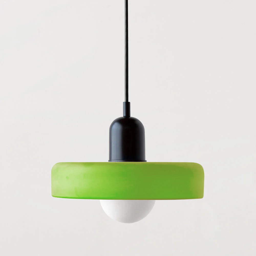 Suspension décorative Bauhaus, verre coloré, pour une luminosité et un style uniques.
