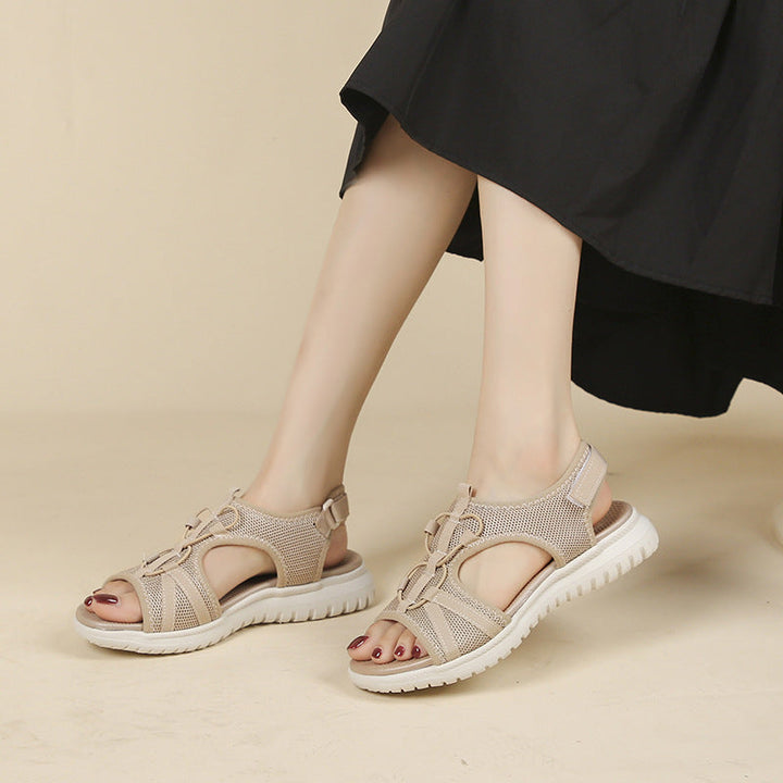 Semelle intérieure ergonomique des sandales orthopédiques pour femmes, offrant soutien et stabilité pour un confort durable.