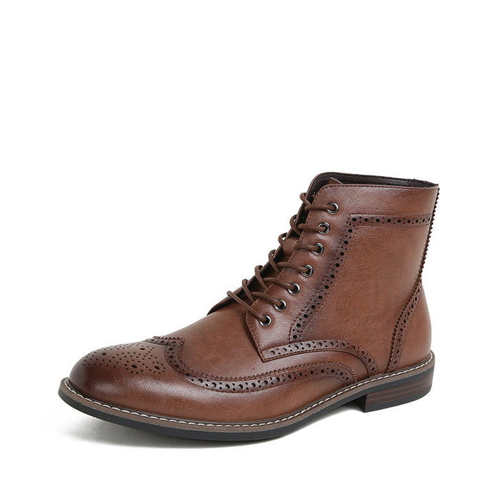 Paire de bottines élégantes à lacets pour hommes, design classique. Chaussures polyvalentes, parfaites pour toute occasion.