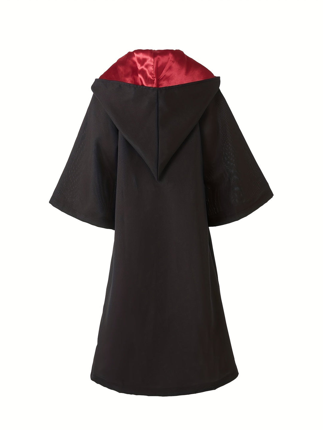 Enfant déguisé en jeune sorcier avec cape bleue à étoiles, chapeau et accessoires pour jeu de rôle et magie.