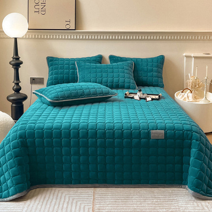 Plaid moderne et doux avec motifs carrés, idéal pour un confort chaleureux à la maison.