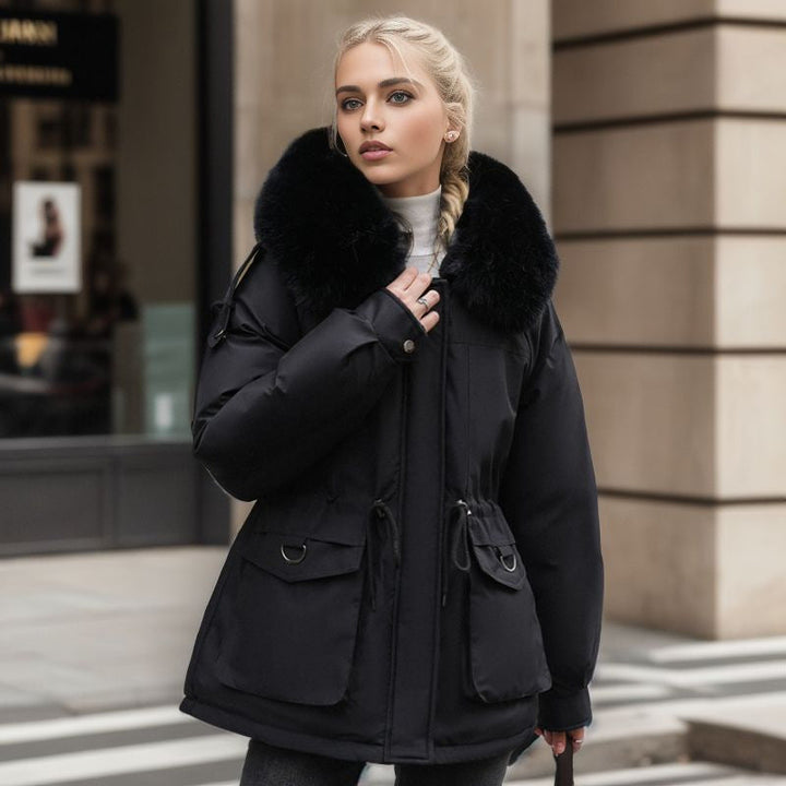 Parka matelassée femme, style urbain élégant, idéale pour l'hiver et le confort quotidien.