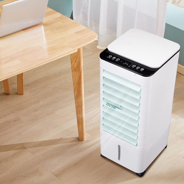 Climatiseur portable compact sur un bureau, idéal pour une climatisation efficace et sans installation au bureau.
