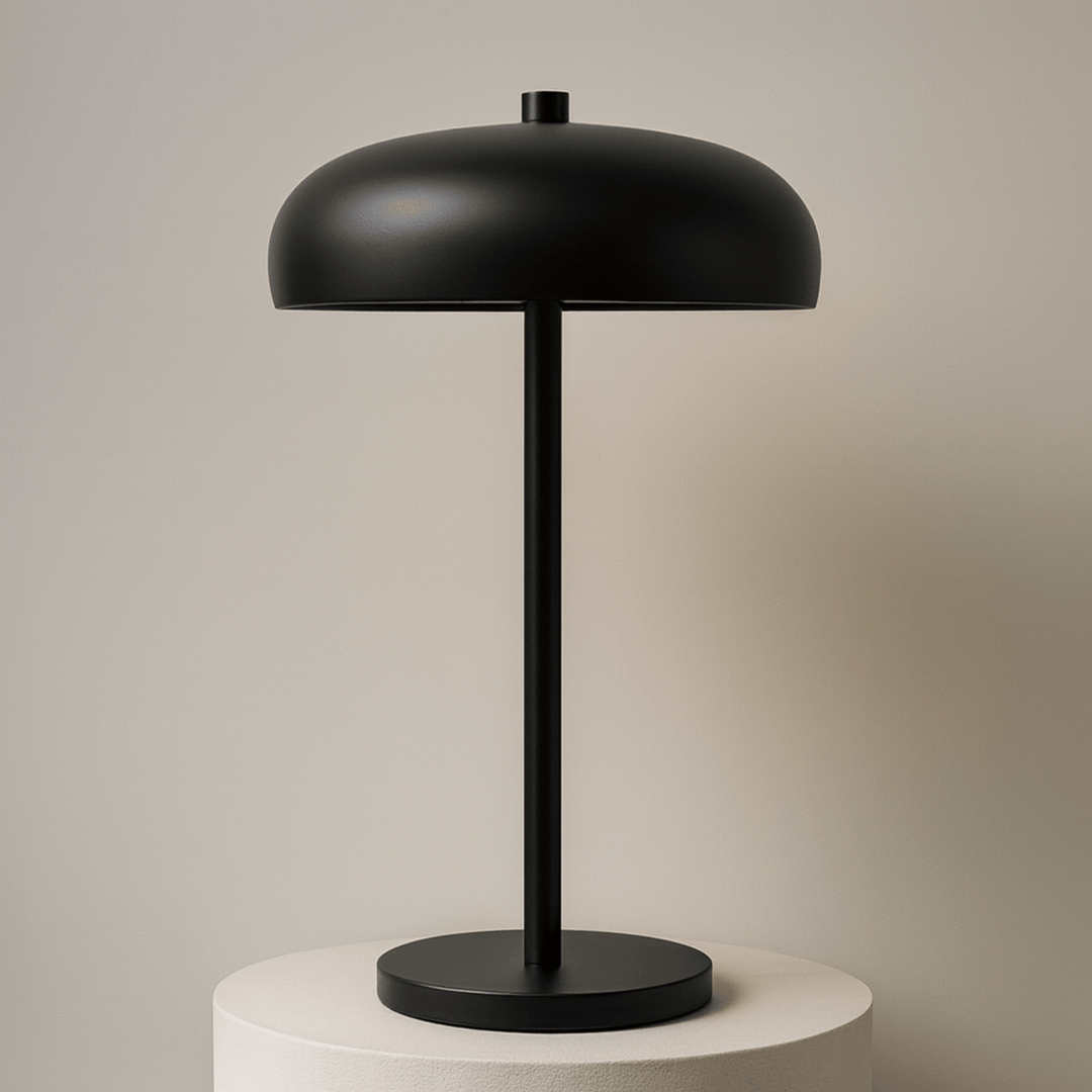 Lampe de chevet LED tactile au design minimaliste et éclairage sans fil, idéale pour bureau ou chambre.