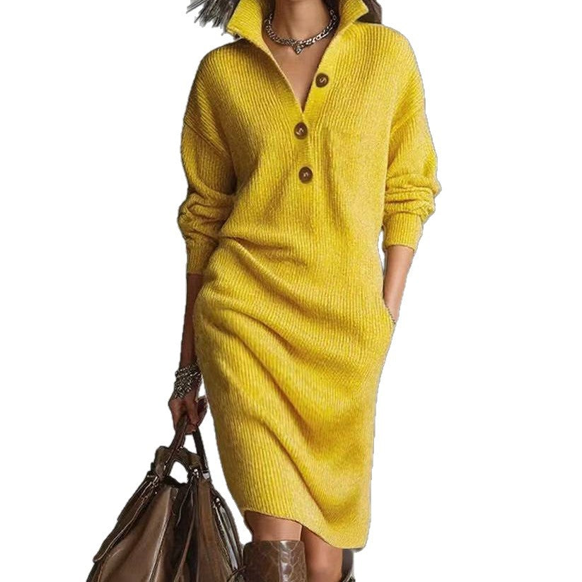 Robe pull polyvalente femme, col montant V boutonnée, manches longues. Parfaite pour toute occasion.