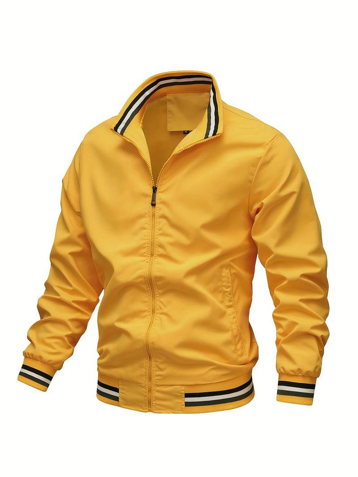 Veste homme confortable et polyvalente, design moderne pour un style chic au quotidien.