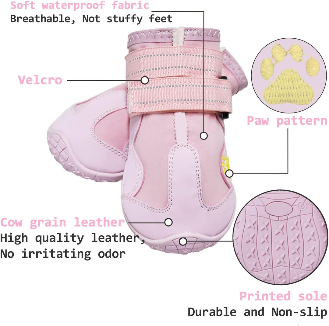 Bottes chien robustes, conçues pour une protection maximale des pattes lors des sorties en extérieur.