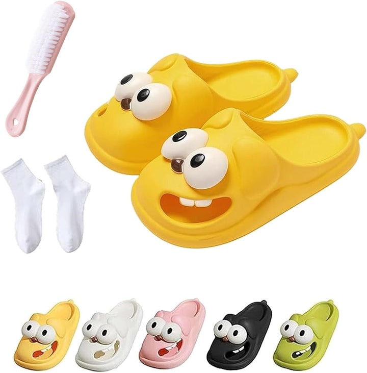 Profitez du confort des pantoufles SoleJoy, idéales pour se détendre à l'intérieur, un cadeau parfait et stylé.
