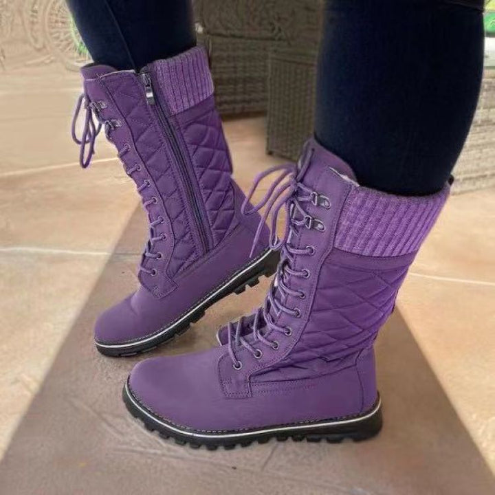Paire de bottes de neige imperméables pour femmes, offrant chaleur et confort exceptionnels contre le froid.