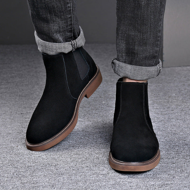 Bottines Chelsea noires élégantes pour hommes, confort quotidien et style urbain. Idéales automne-hiver.