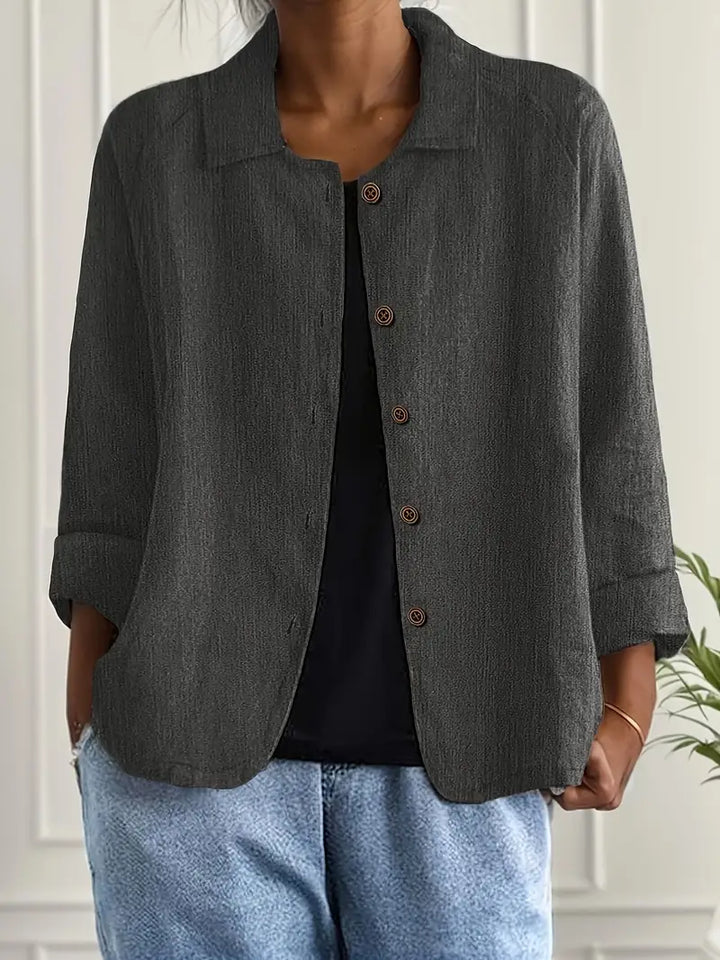 Haut Léger Classique Sofia, chemisier femme élégant pour un look décontracté moderne.