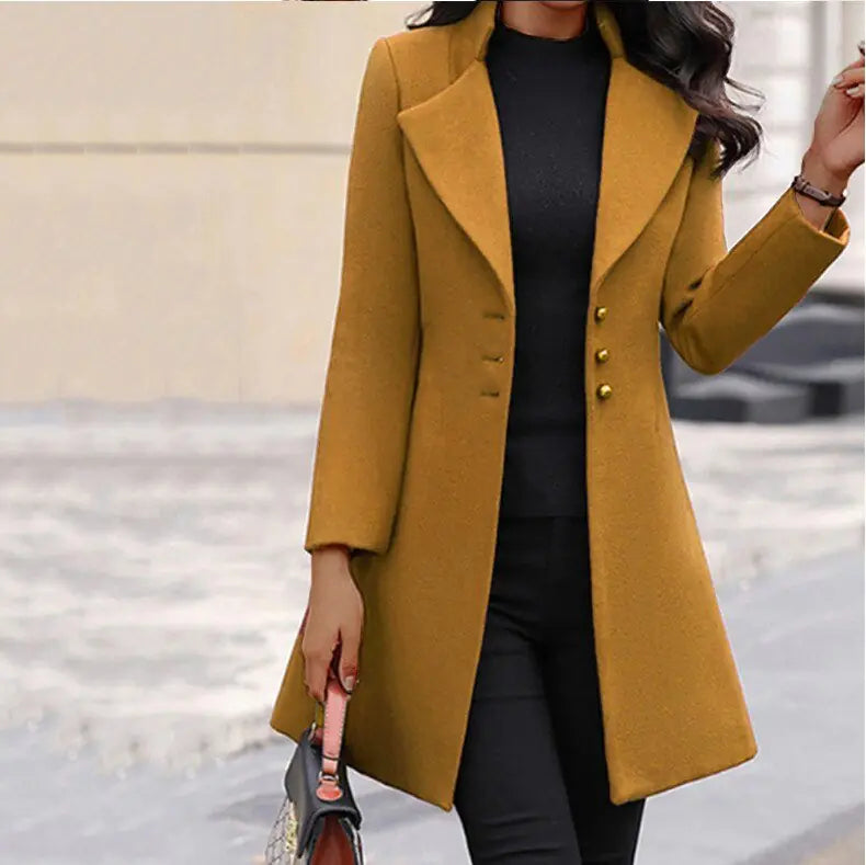 Manteau long femme chic et confortable, parfait pour l'hiver. Vêtement extérieur élégant à coupe ajustée intemporelle.
