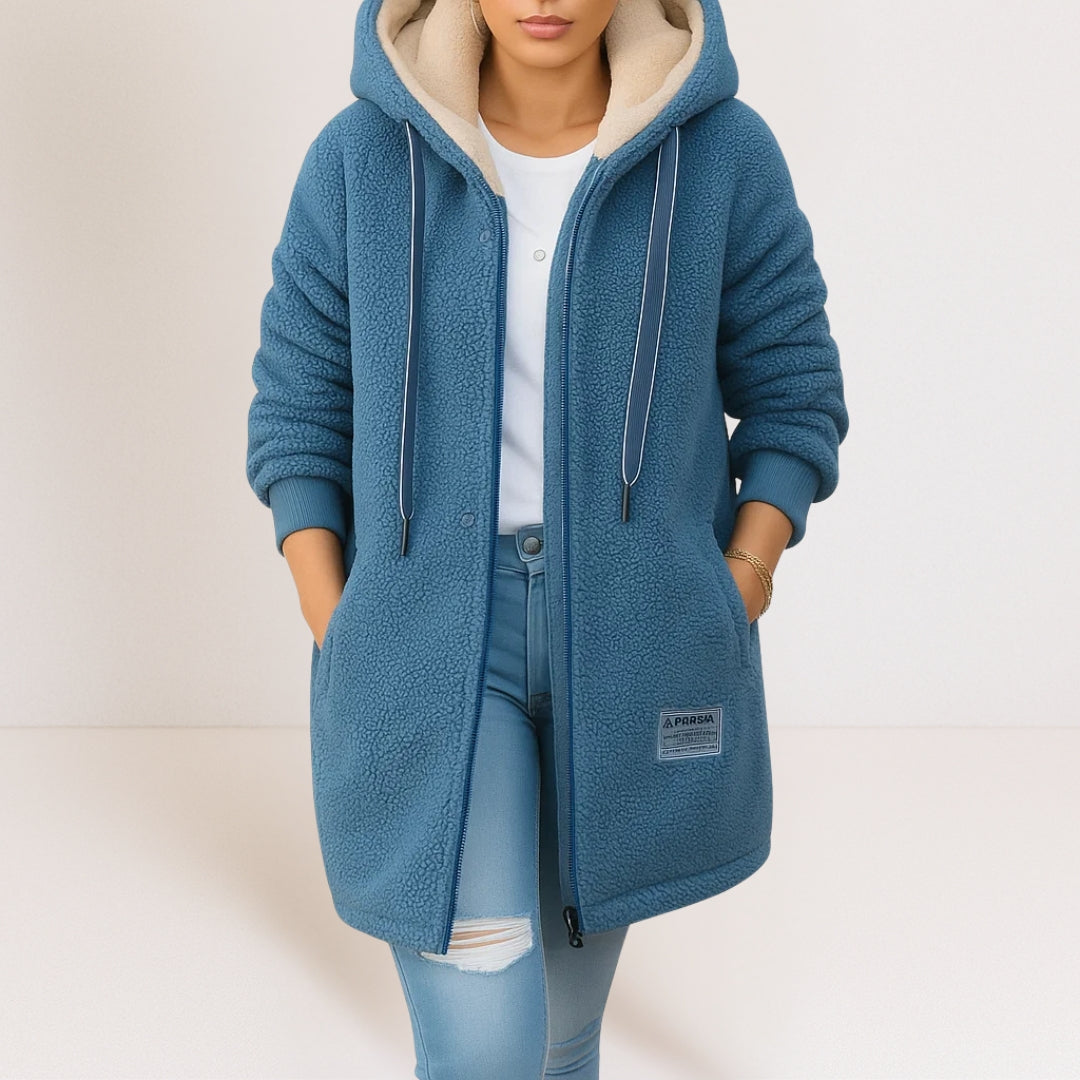 Veste chaude à capuche femme, idéale pour l'hiver. Confort douillet et style décontracté pour vos loisirs.