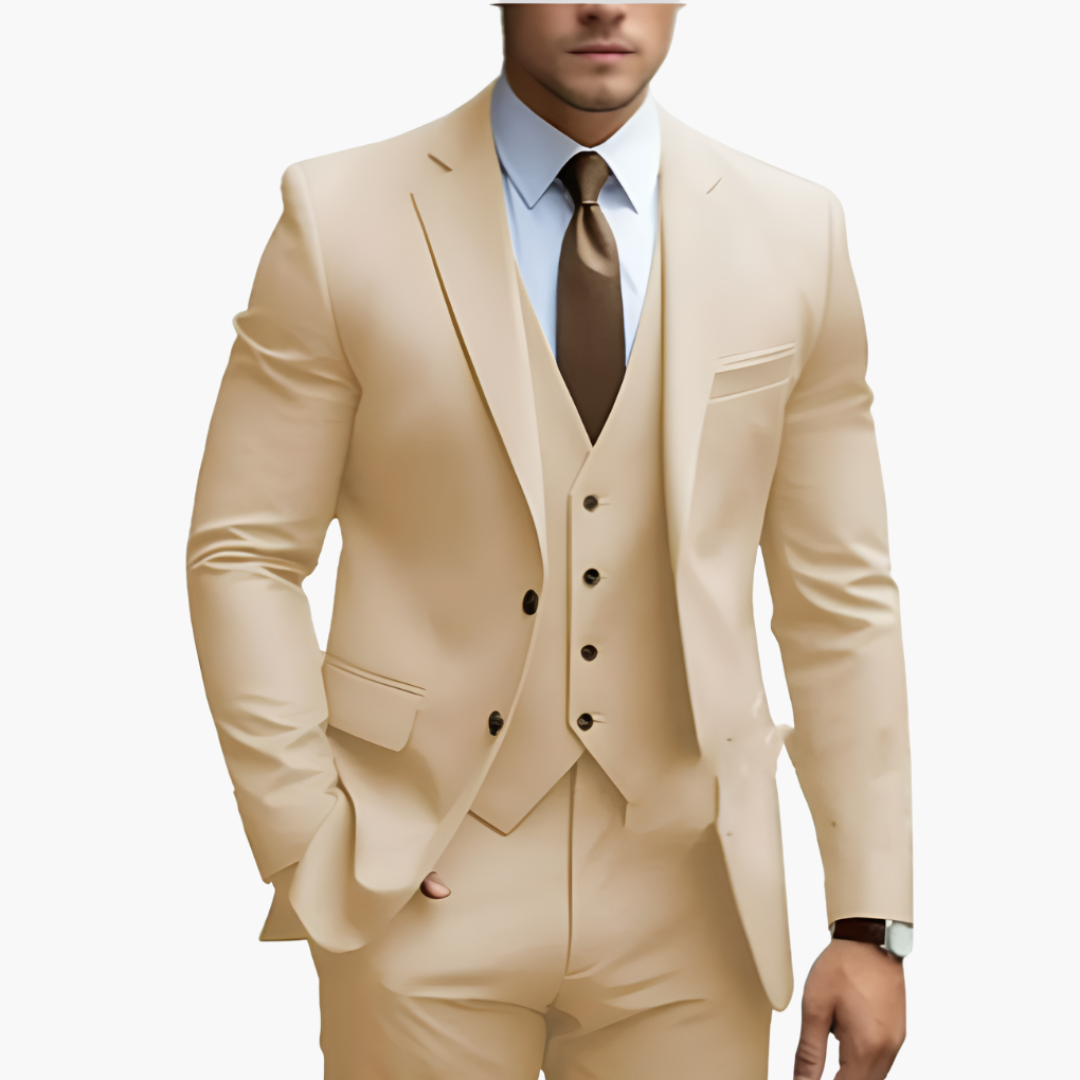 Costume de cérémonie homme, parfait pour un mariage, avec sa veste, gilet et pantalon assortis.