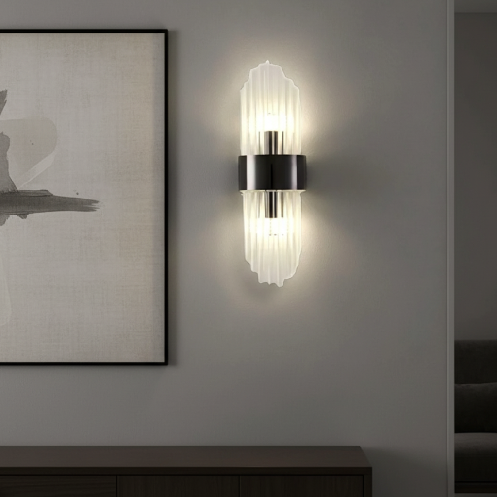 Applique murale LED élégante noire, lumière directionnelle ajustable.