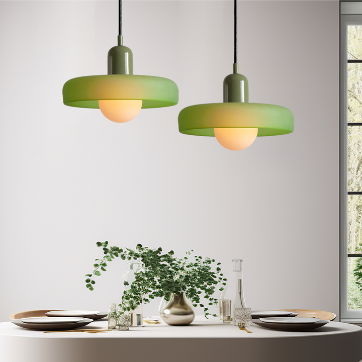 Éclairage design Bauhaus en verre coloré, transforme votre salon en galerie d'art.