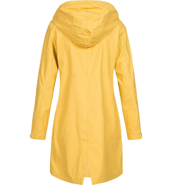 Imperméable long femme avec capuche, ceinture, style urbain élégant. Veste de pluie mode pour protection.