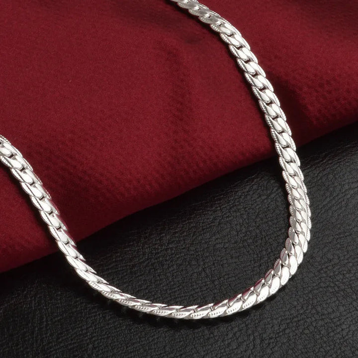Collier femme argent sterling 925 avec chaîne fine, bijou élégant rehaussant votre style au quotidien.