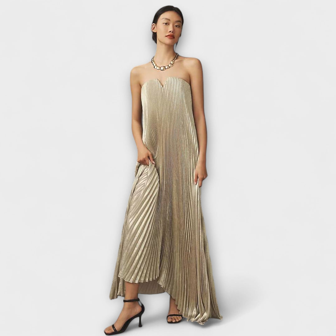 Robe maxi fleurie confortable, col cœur, idéale pour un look chic et décontracté.
