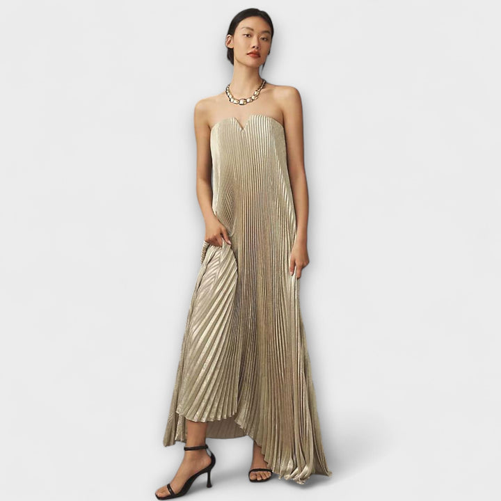 Robe maxi fleurie confortable, col cœur, idéale pour un look chic et décontracté.
