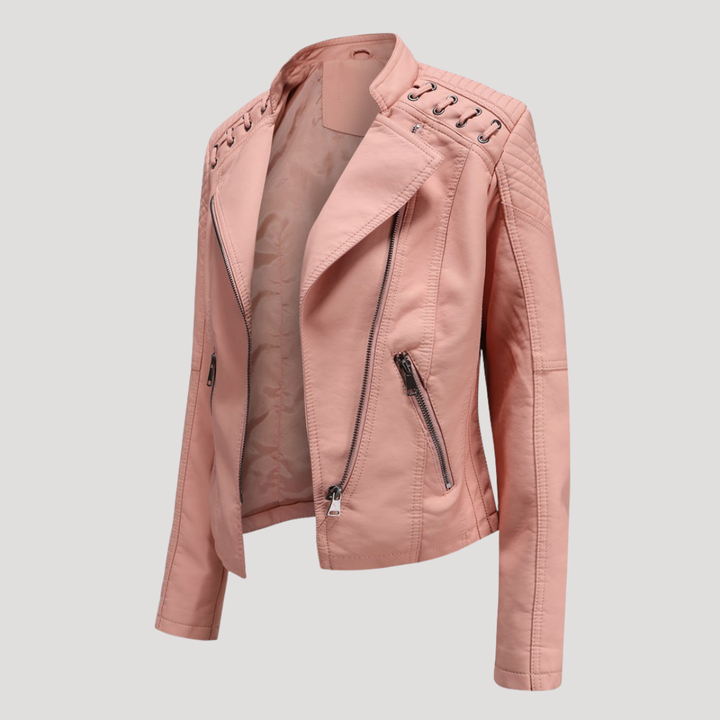 Veste biker femme ajustée, pour un style affirmé. Élégance moderne et allure motarde tendance.