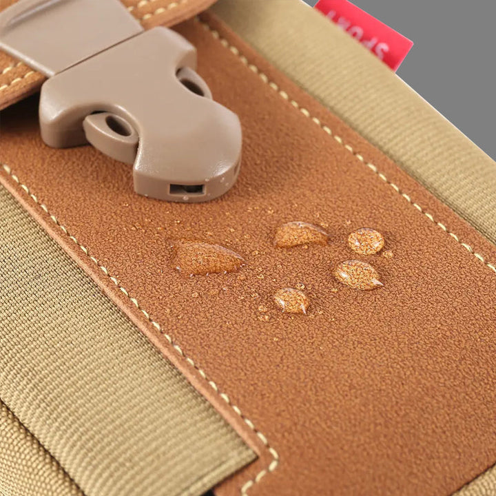 Sac banane compact FlexiPouch pour homme, parfait pour voyage et rangement sécurisé.