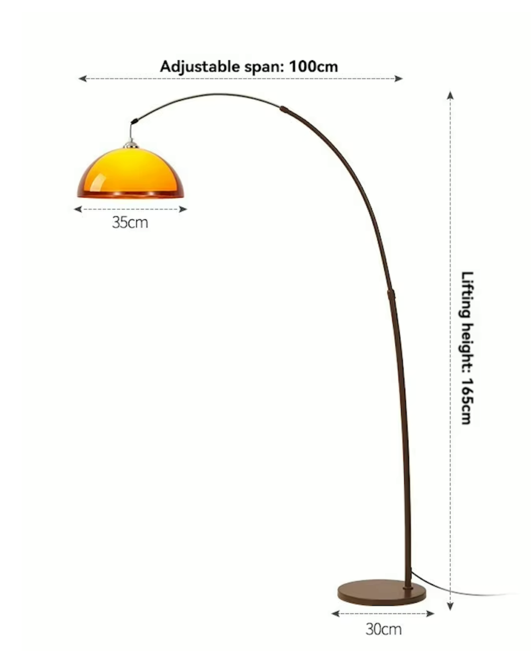 Lampadaire arc Ventoro en action, éclairage ambiant chaleureux créant une atmosphère relaxante dans le salon.