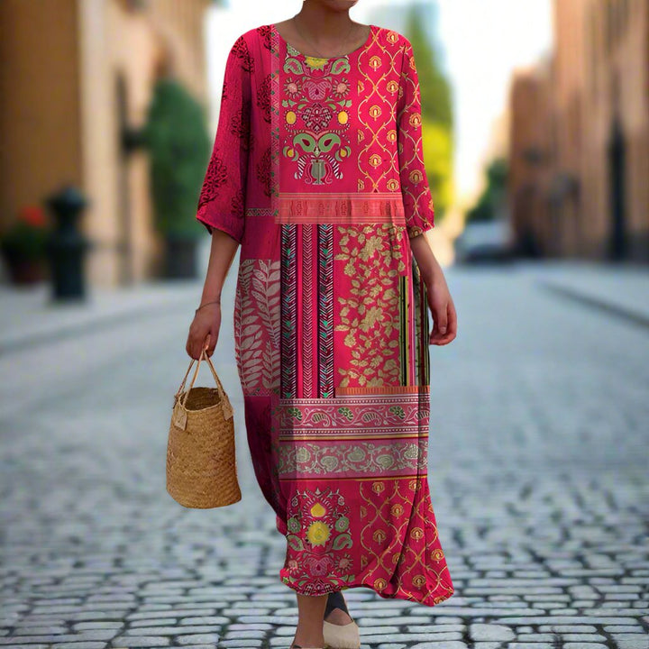 Robe longue femme bohème rouge, col en V, tissu fluide, idéale pour l'été et les vacances, style chic.
