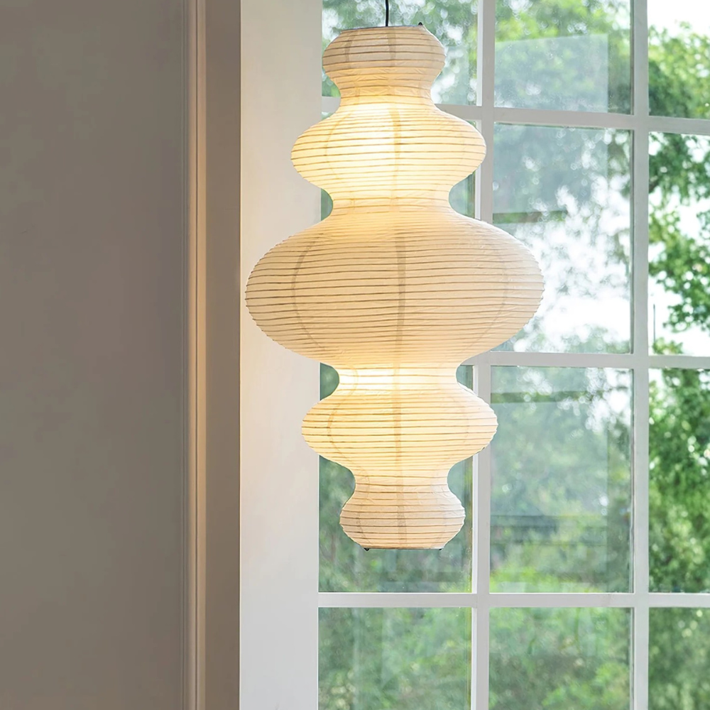 Suspension Akari Juni, lampe artisanale pour intérieur élégant, design japandi moderne.