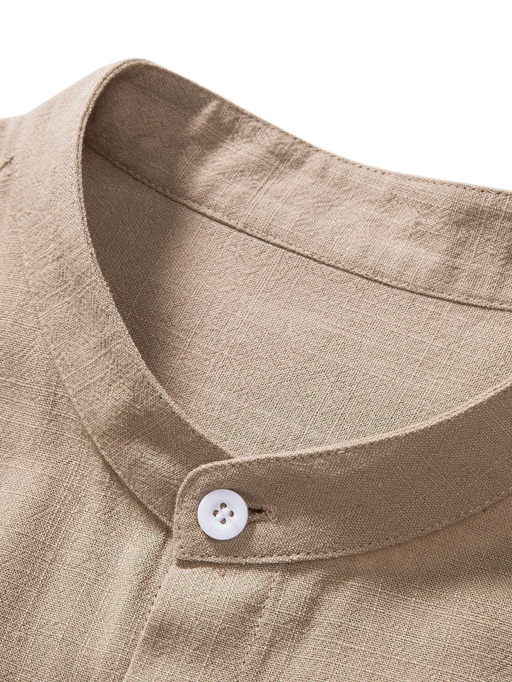 Confort été maximal avec cet ensemble homme décontracté. Chemise en lin et pantalon léger. Idéal mode masculine.