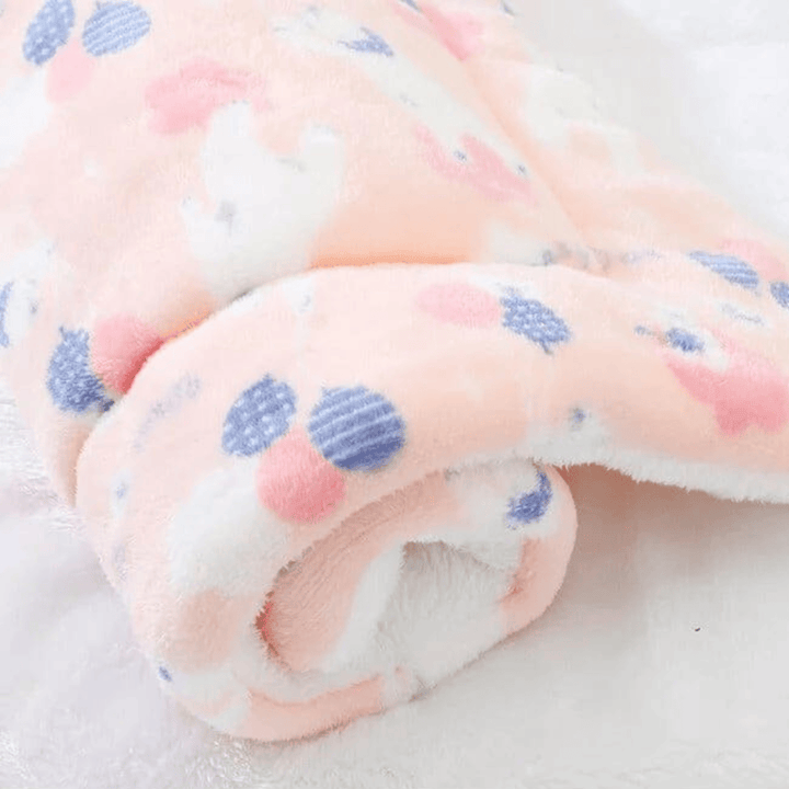 La couverture apaisante pour chat améliore le sommeil, procurant un confort anti-stress exceptionnel.