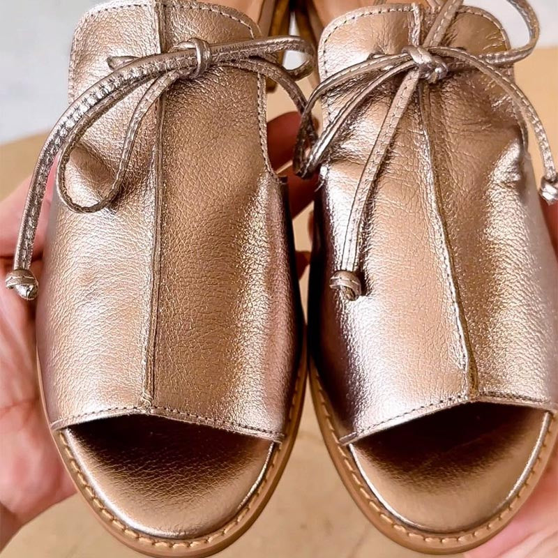 Élégantes sandales Lilliana champagne pour femmes, un choix chic et confortable pour l'été et les vacances.
